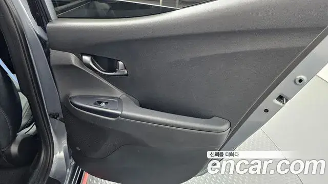 Hyundai Veloster 2019 — Şəkil 10/30