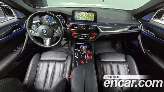 BMW 5 Series 2018 — Фото 7/20