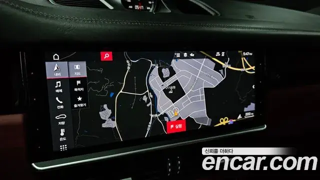 Porsche Cayenne 2020 — Photo 12/36