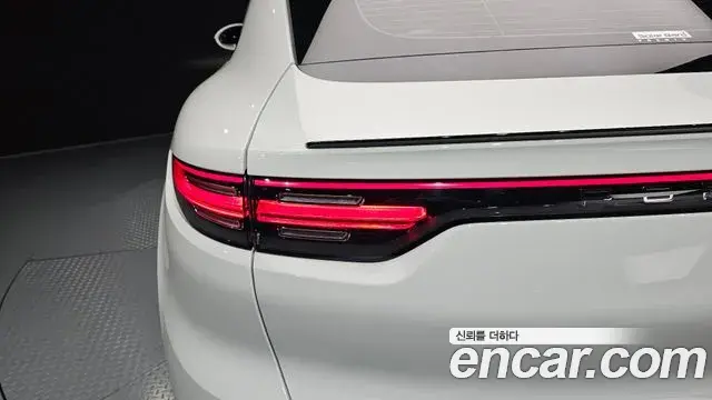 Porsche Cayenne 2020 — Photo 27/36