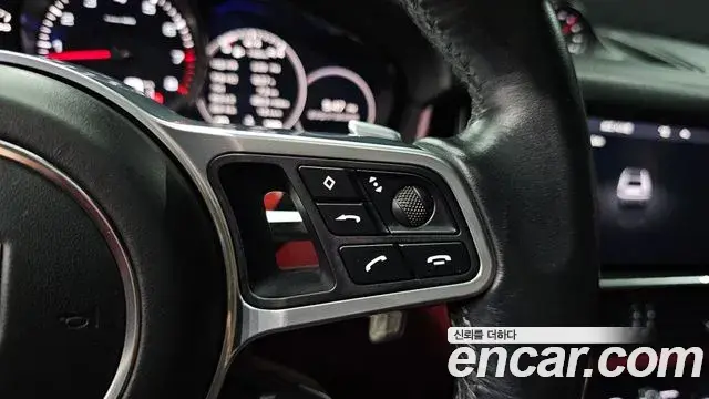Porsche Cayenne 2020 — Photo 19/36