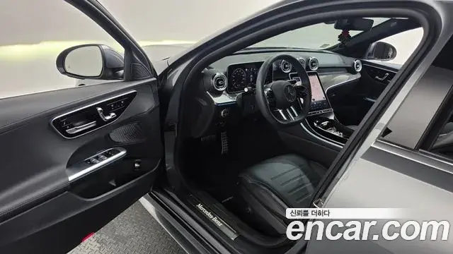 Mercedes-Benz C-Class 2025 — Фото 10/20