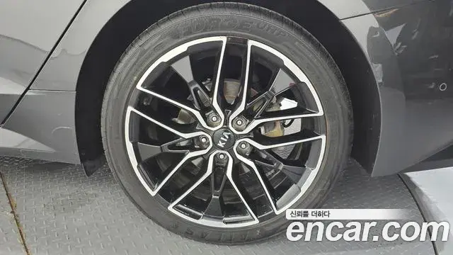Kia K5 2020 — Şəkil 17/33