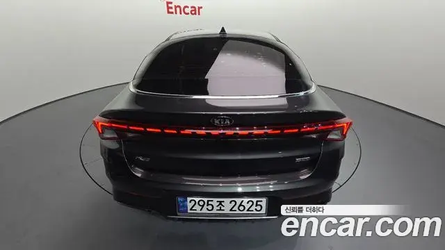 Kia K5 2020 — Şəkil 16/33