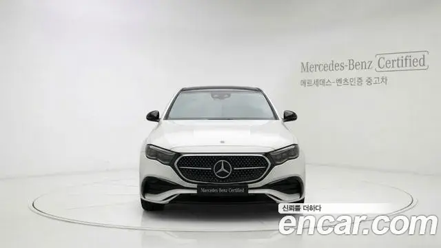 Mercedes-Benz E-Class 2025 — Photo 10/13