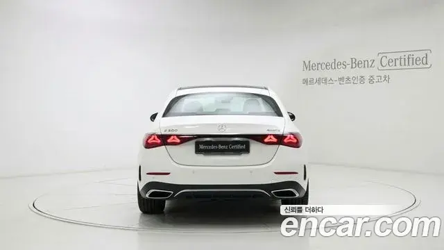 Mercedes-Benz E-Class 2025 — Photo 11/13