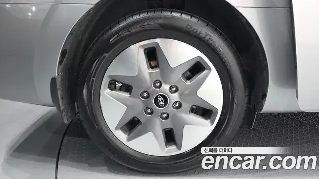 Hyundai Staria 2022 — Photo 5/20