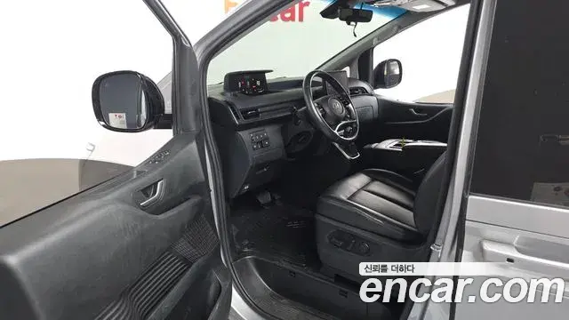 Hyundai Staria 2022 — Photo 10/20