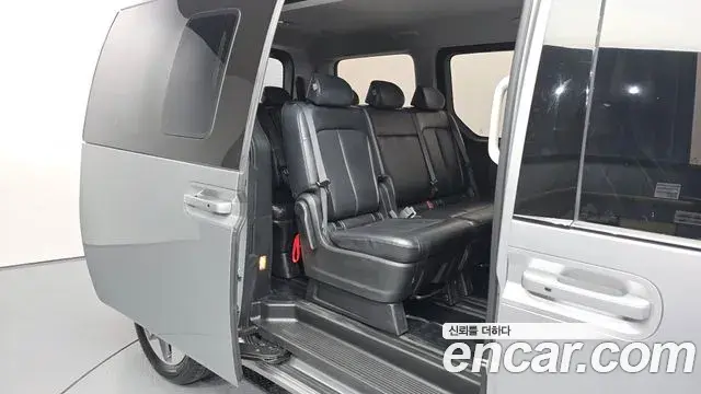 Hyundai Staria 2022 — Photo 12/20