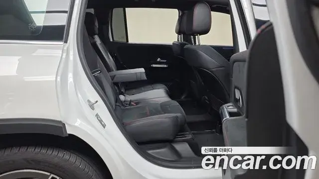 Mercedes-Benz GLB-Class 2022 — Фото 11/20