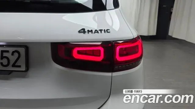 Mercedes-Benz GLB-Class 2022 — Şəkil 24/33