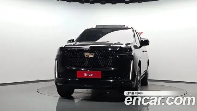 Cadillac Escalade 2023 — ფოტო 22/39