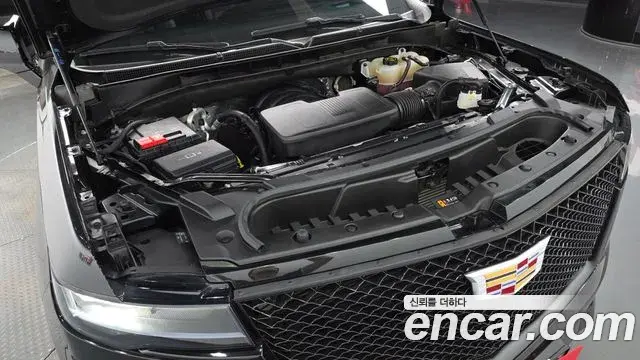 Cadillac Escalade 2023 — ფოტო 26/39