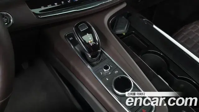 Cadillac Escalade 2023 — ფოტო 13/39