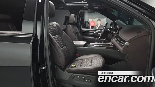 Cadillac Escalade 2023 — ფოტო 3/39