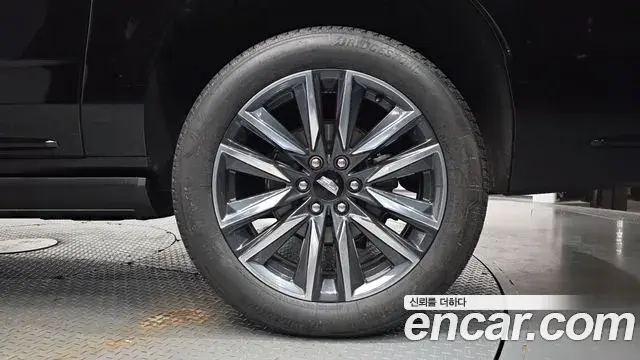 Cadillac Escalade 2023 — ფოტო 39/39