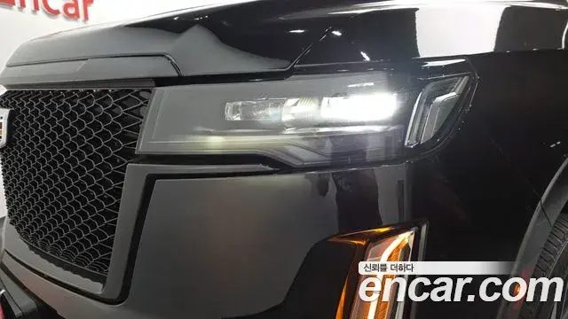 Cadillac Escalade 2023 — ფოტო 15/39