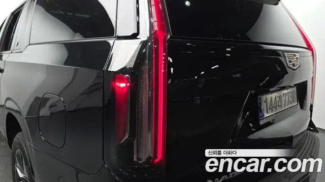 Cadillac Escalade 2023 — ფოტო 6/39