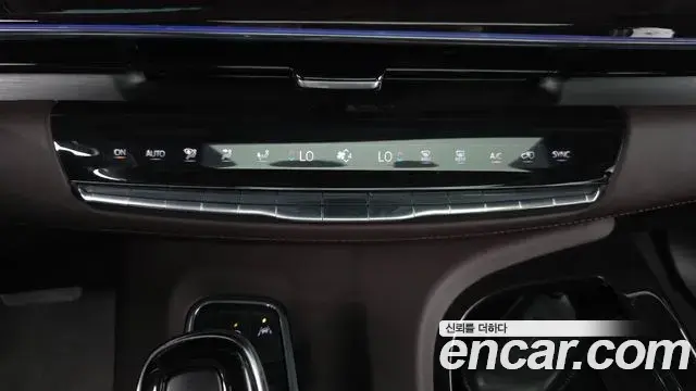 Cadillac Escalade 2023 — ფოტო 24/39