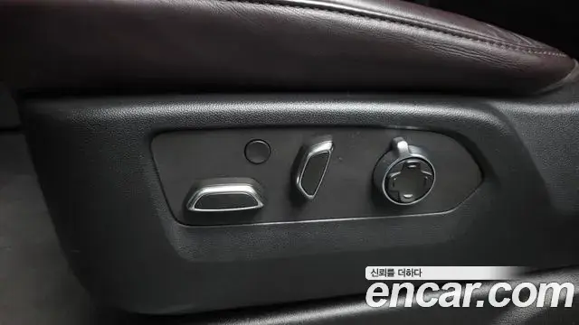 Cadillac Escalade 2023 — ფოტო 27/39