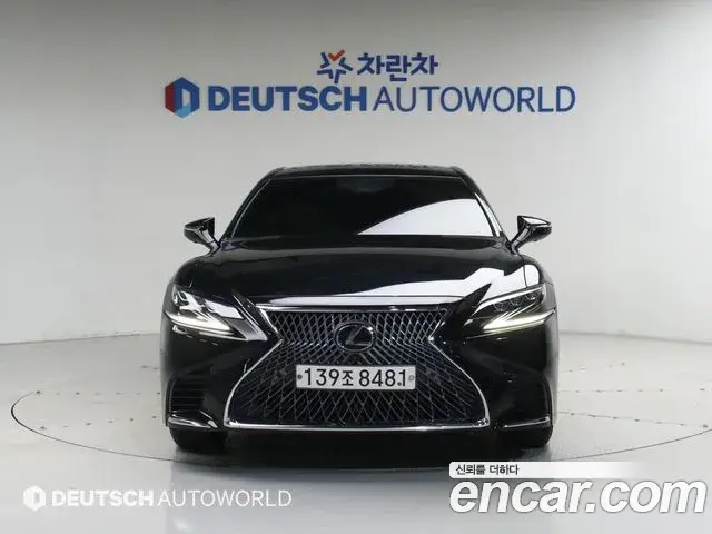 Lexus LS500 2020 — ფოტო 1/20