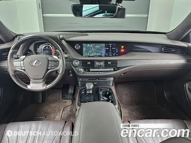 Lexus LS500 2020 — ფოტო 15/20