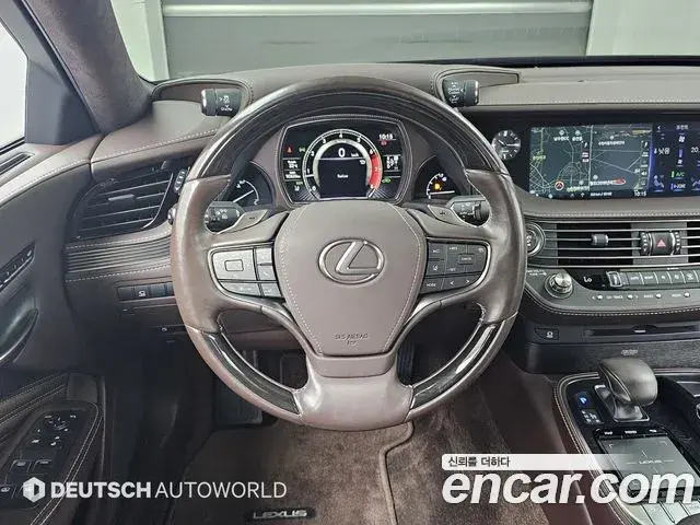 Lexus LS500 2020 — ფოტო 18/20