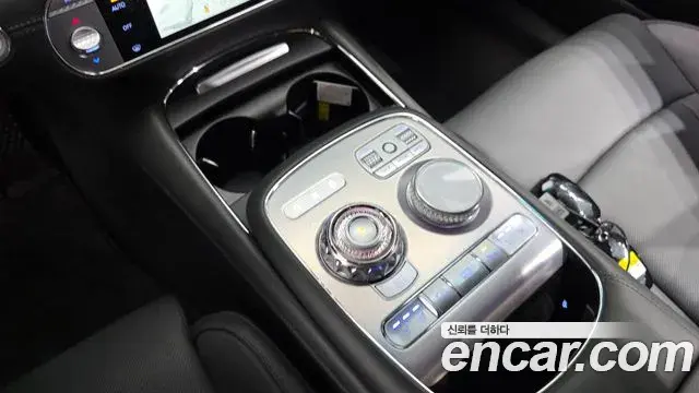 Genesis G90 2025 — Photo 18/34