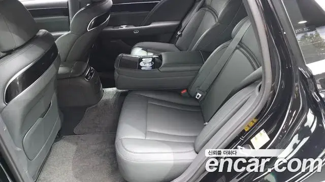 Genesis G90 2025 — Photo 10/34