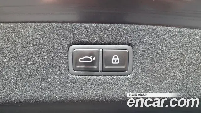 Genesis G90 2025 — Photo 31/34