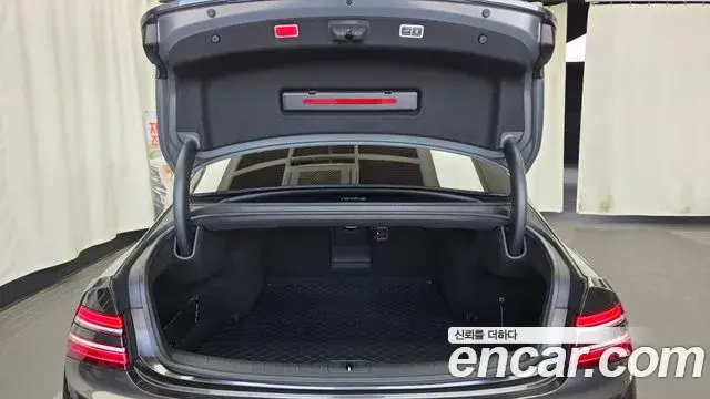 Genesis G80 2024 — Photo 1/20