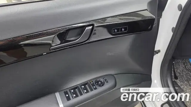 Hyundai Grandeur Hybrid 2024 — Photo 27/33