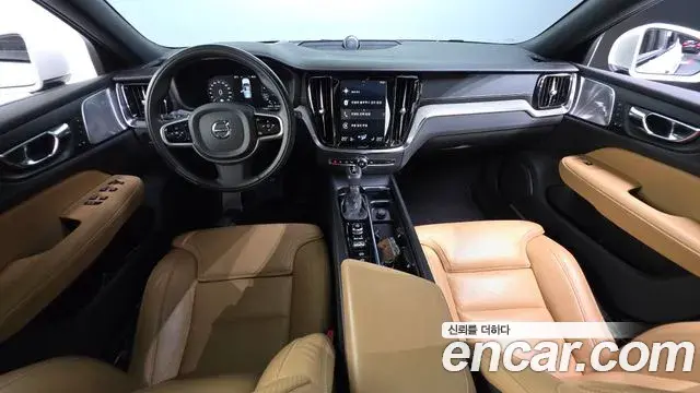 Volvo V60 Cross Country 2019 — ფოტო 4/34