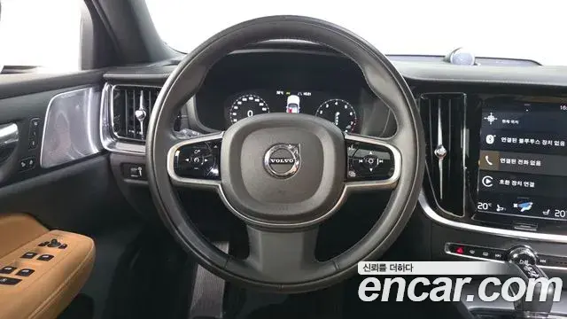 Volvo V60 Cross Country 2019 — ფოტო 6/34