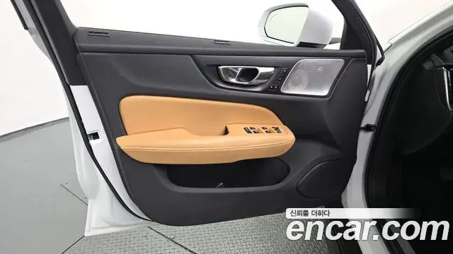 Volvo V60 Cross Country 2019 — ფოტო 12/34