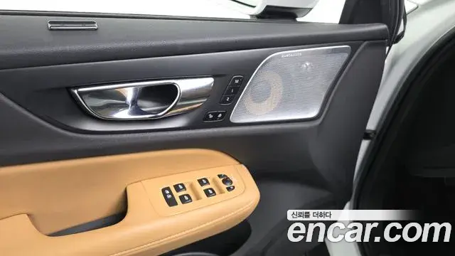 Volvo V60 Cross Country 2019 — ფოტო 34/34