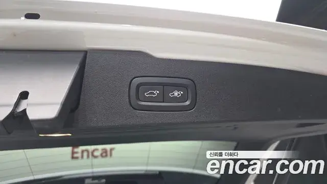 Volvo V60 Cross Country 2019 — ფოტო 26/34