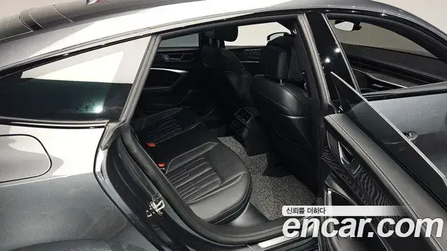 Audi A7 2024 — Şəkil 28/38