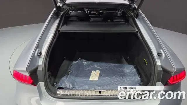 Audi A7 2022 — Şəkil 29/35
