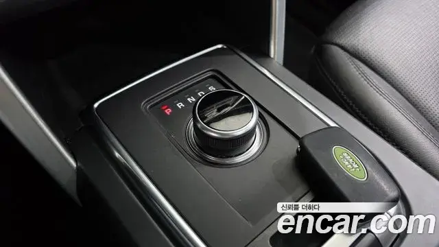 Land Rover Discovery Sport 2019 — ფოტო 31/33