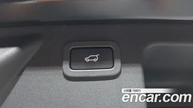 Land Rover Discovery Sport 2019 — ფოტო 28/33