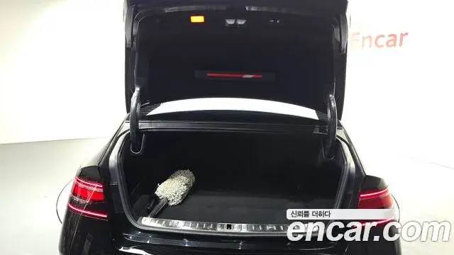 Genesis G90 2025 — Photo 21/33