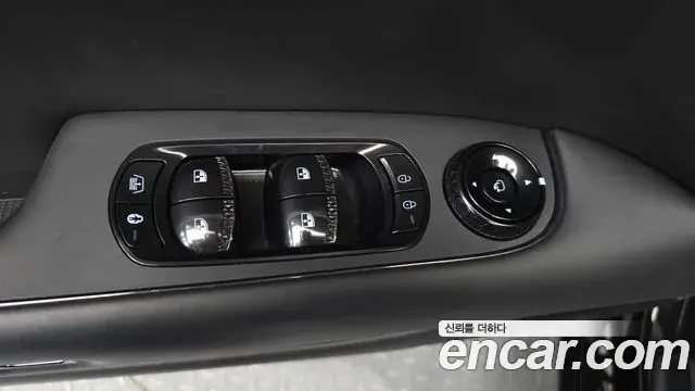 Genesis G90 2025 — Photo 32/33
