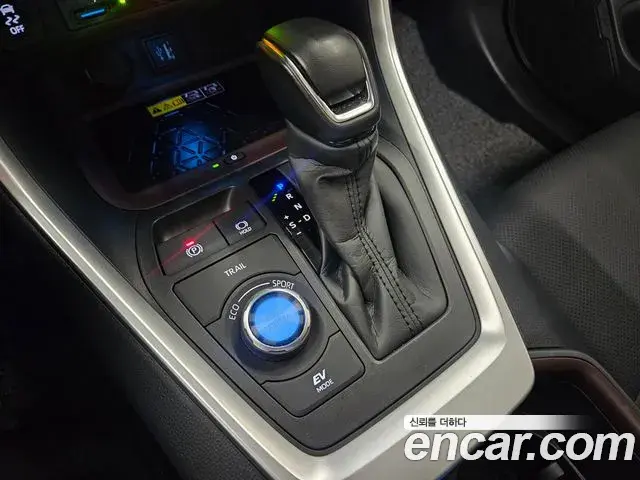 Toyota RAV4 2025 — Photo 11/18
