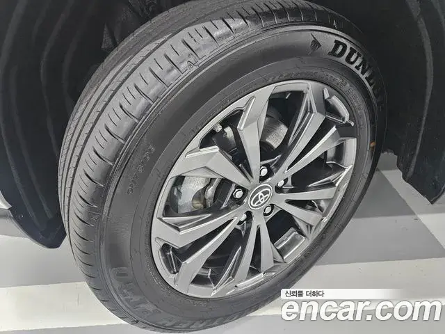 Toyota RAV4 2025 — Photo 3/18