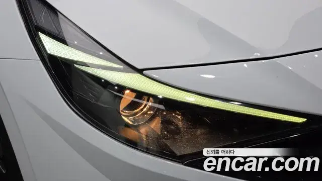 Hyundai The New Avante Hybrid 2023 — ფოტო 11/32