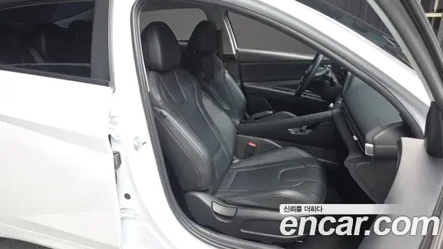 Hyundai The New Avante Hybrid 2023 — ფოტო 12/32