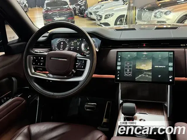 Land Rover Range Rover 2025 — Фото 8/20