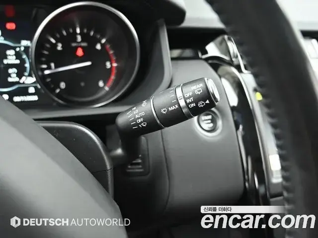 Land Rover Discovery 5 2019 — ფოტო 12/20