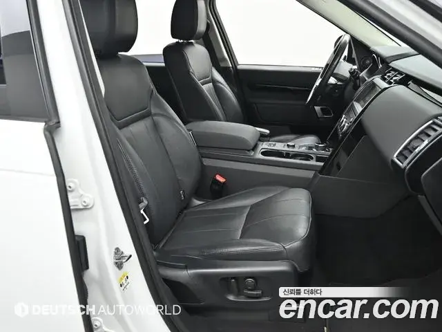 Land Rover Discovery 5 2019 — ფოტო 5/20